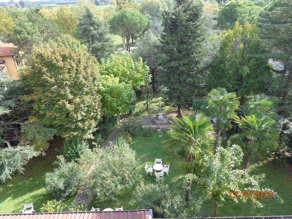 Park Hotel Castel San Pietro Terme Exterior photo